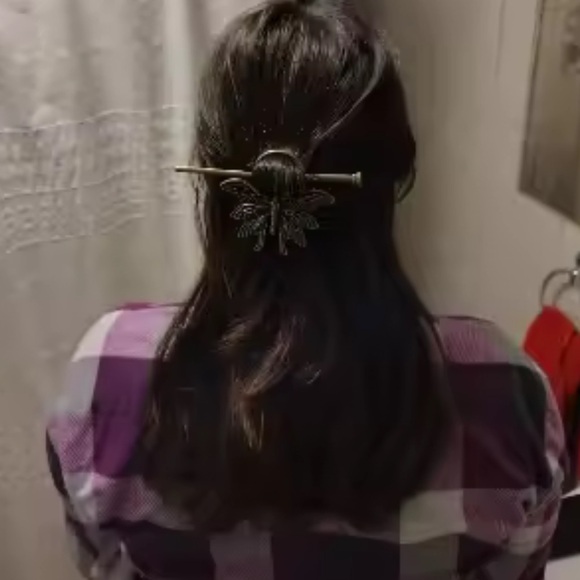 Vintage Gothic Butterfly Hair Clip - Picture 4 of 5